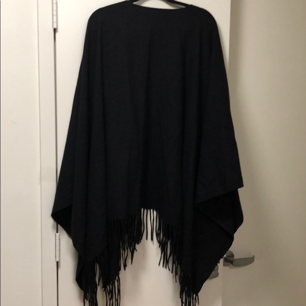 SOLD!!! PENDLETON 100% Wool Fringed Wrap - Picture 3 of 5